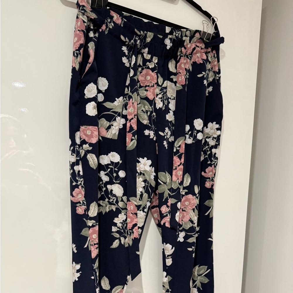 Dynamite Navy Floral Women’s Bottoms